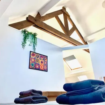 Apartment Sam In *