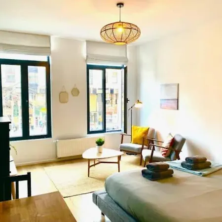 Sam In Apartment Antwerpen